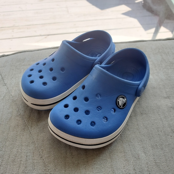 crocs 8 9
